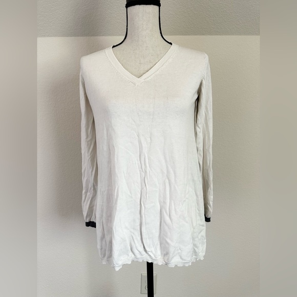 Lisa Todd Sweaters - Lisa Todd Long Sleeve V Neck Sweater Size Small Cotton Silk Blend